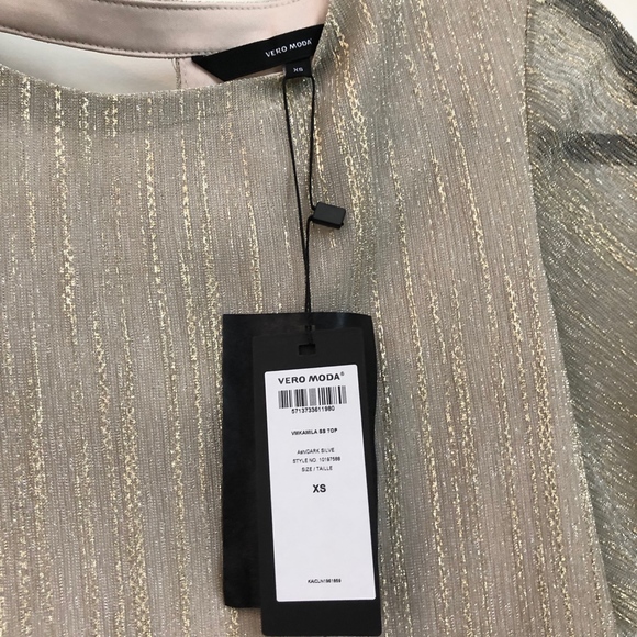 **HP** NWT! Vero Moda Metallic Overlay Top - Picture 4 of 8